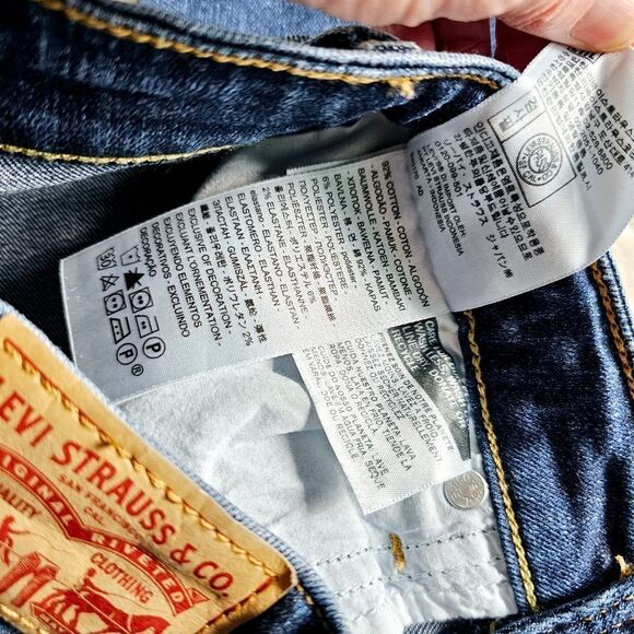 Levis 721 High Rise skinny jeans distressed denim 26 like new - Picture 3 of 7